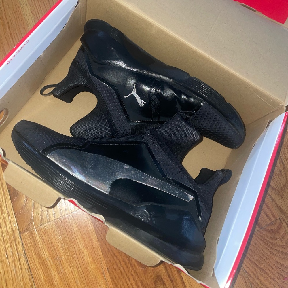 Women’s sneakers